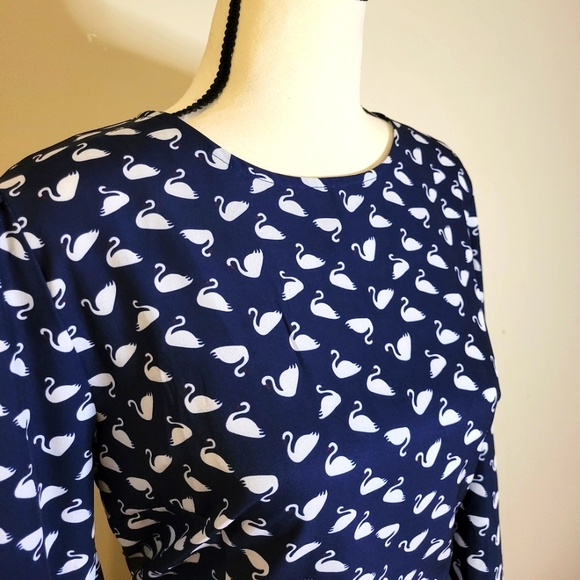 Rico Bruno, A-line with Swan Print - Picture 1 of 9